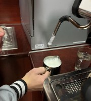 251BB626-6521-417D-B135-F7540B9274C5