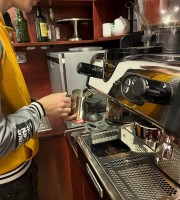 AA4EF795-3750-4BC4-8B61-0684A99A62A7