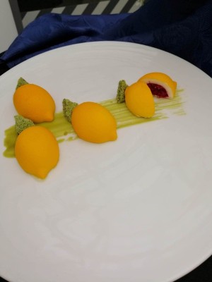 monoporcje z musem owocowym i żelką